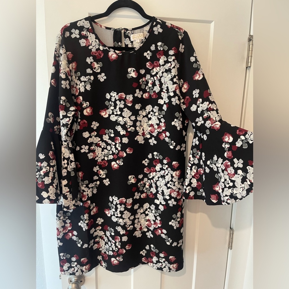 Bell Sleeve MudPie Dress Size L